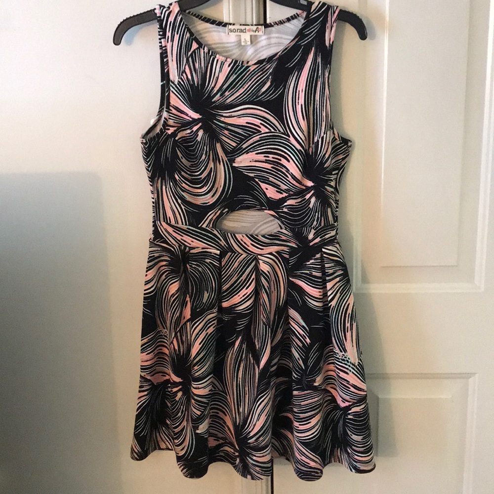 Black and pink dress. Size L.
